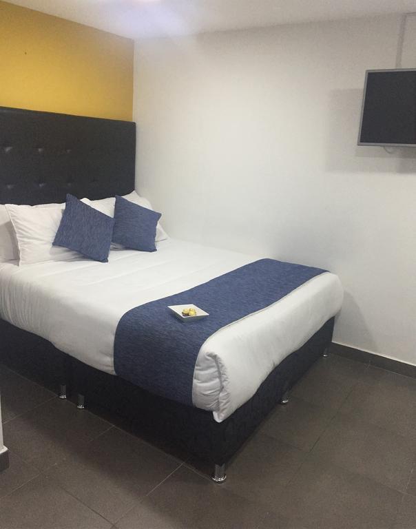 Hotel Aj Ferial Bogotá Esterno foto