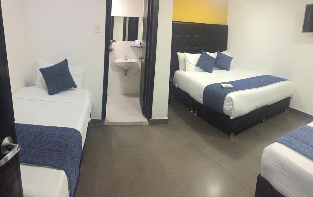 Hotel Aj Ferial Bogotá Esterno foto