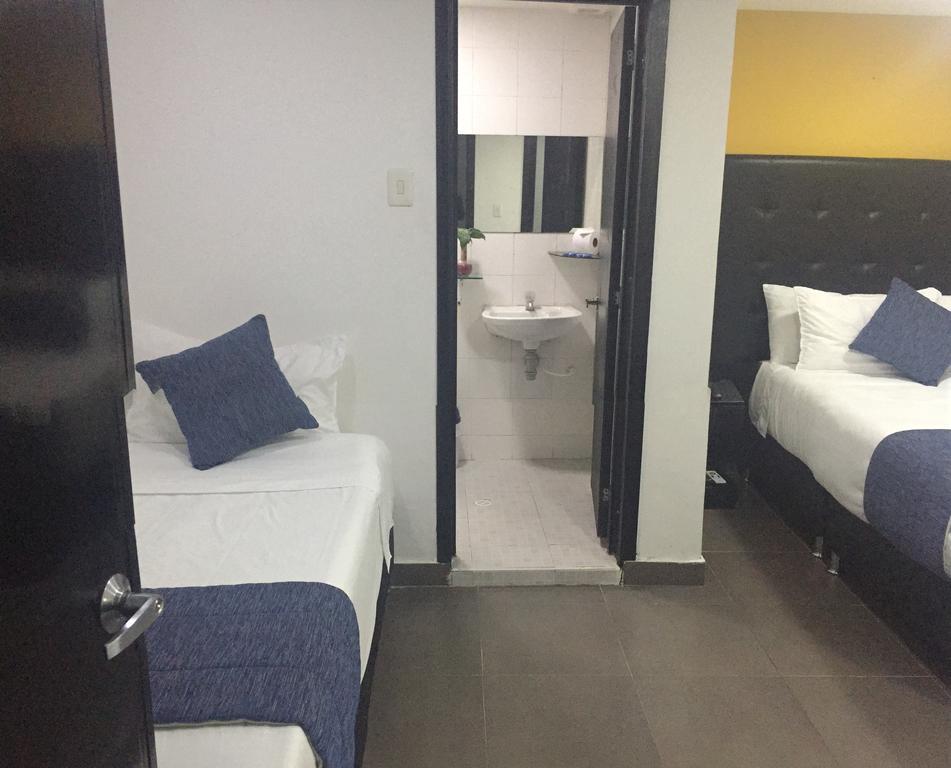 Hotel Aj Ferial Bogotá Esterno foto