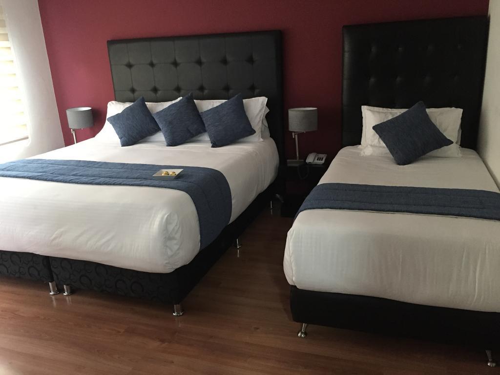 Hotel Aj Ferial Bogotá Esterno foto