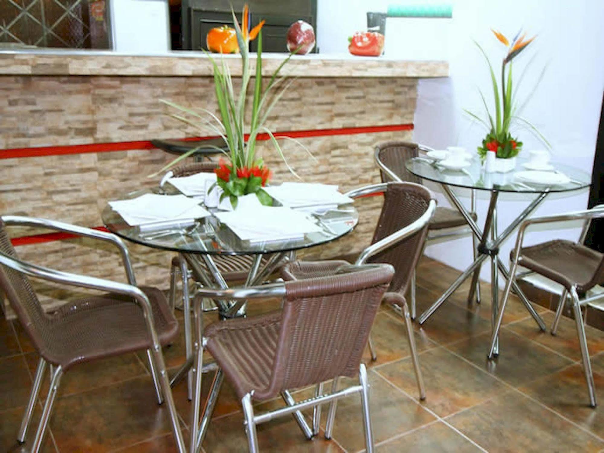 Hotel Aj Ferial Bogotá Esterno foto
