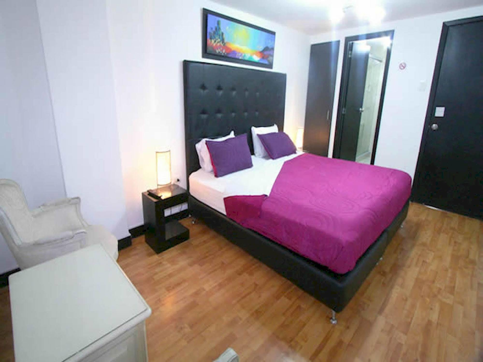 Hotel Aj Ferial Bogotá Esterno foto