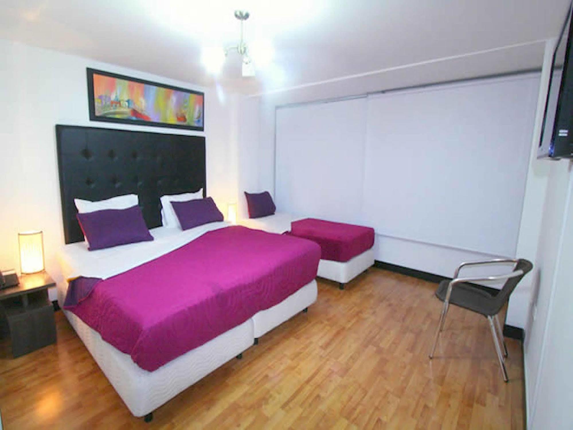 Hotel Aj Ferial Bogotá Esterno foto