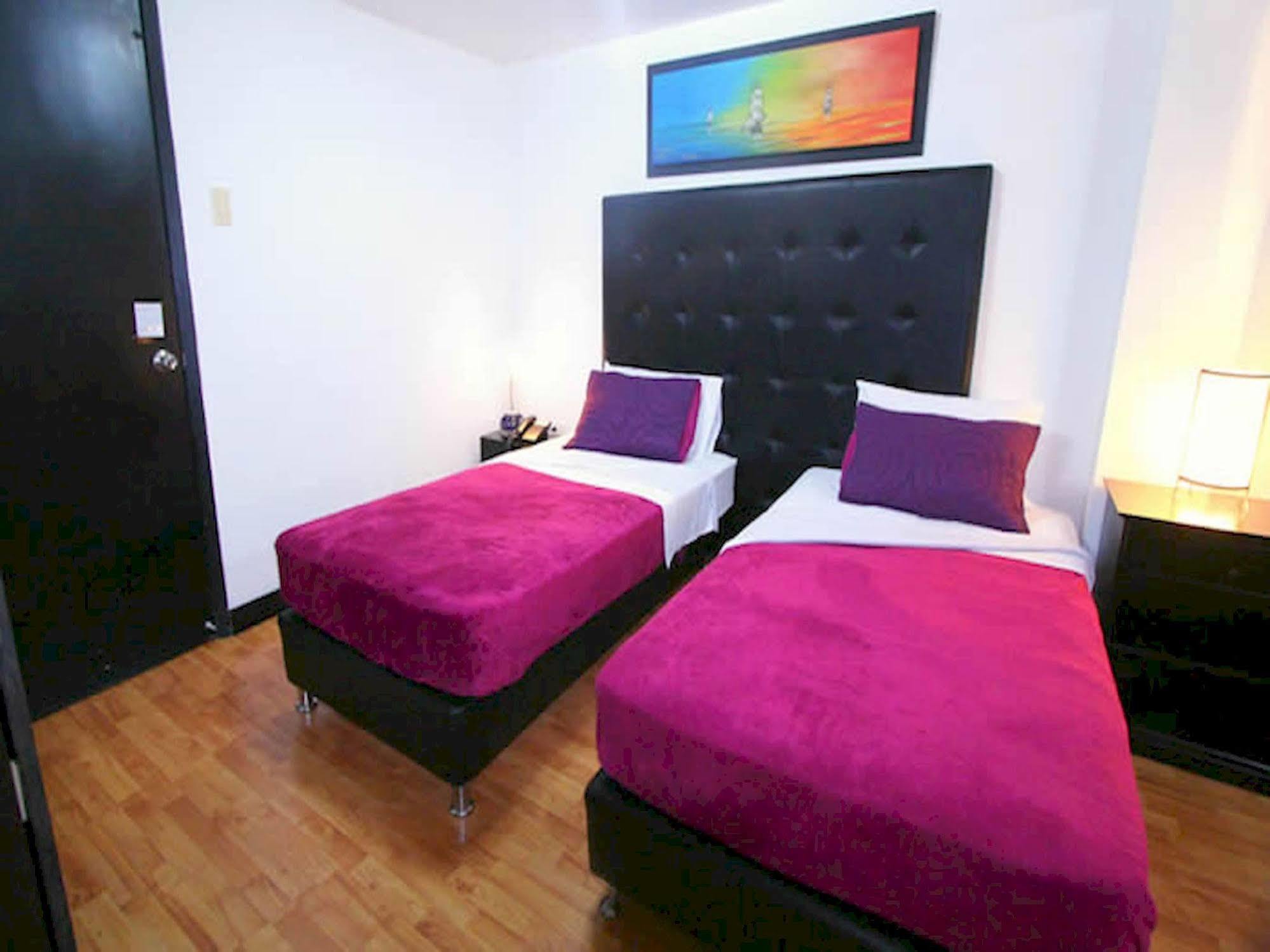 Hotel Aj Ferial Bogotá Esterno foto